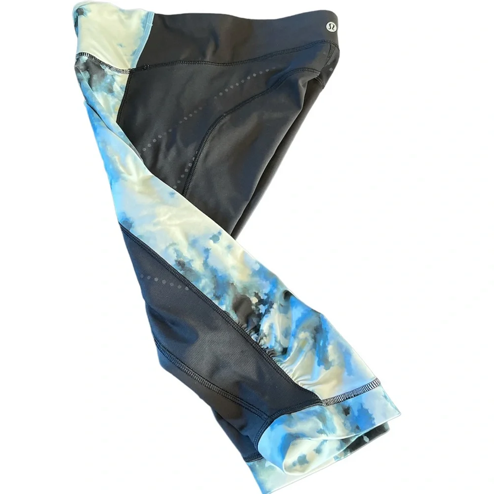 Lululemon Athletica Women’s Stop at Nothing Cropped Blue Tye dye Leggings size 6